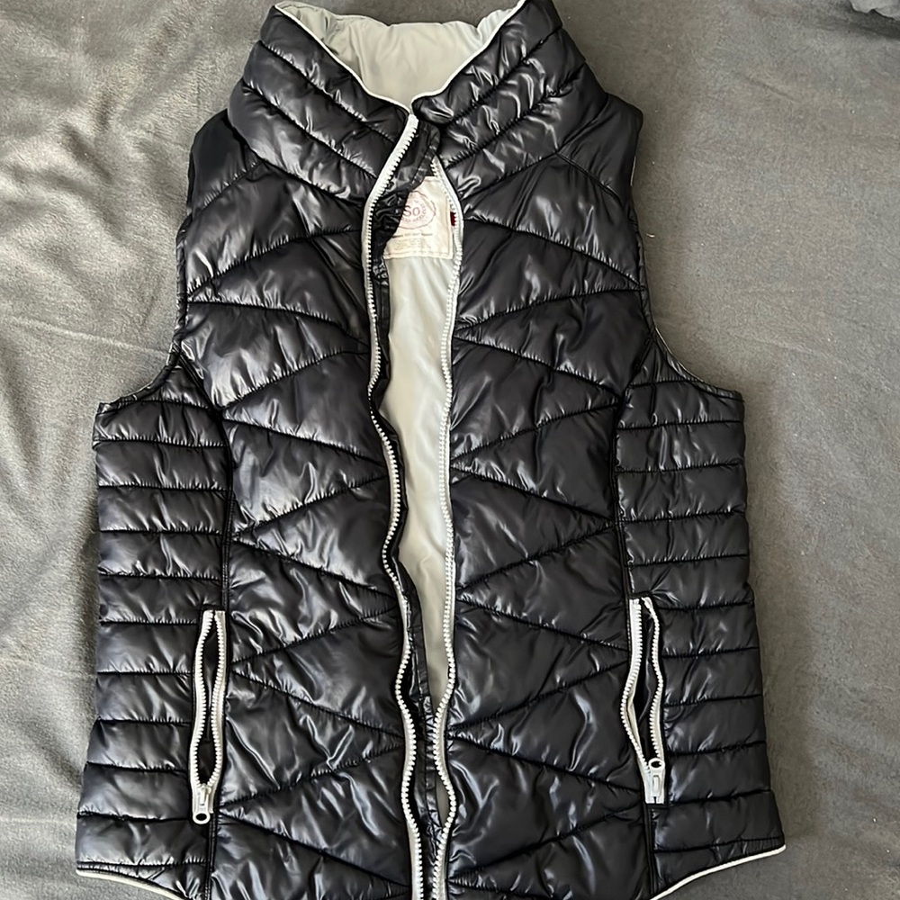 Lightweight vest
